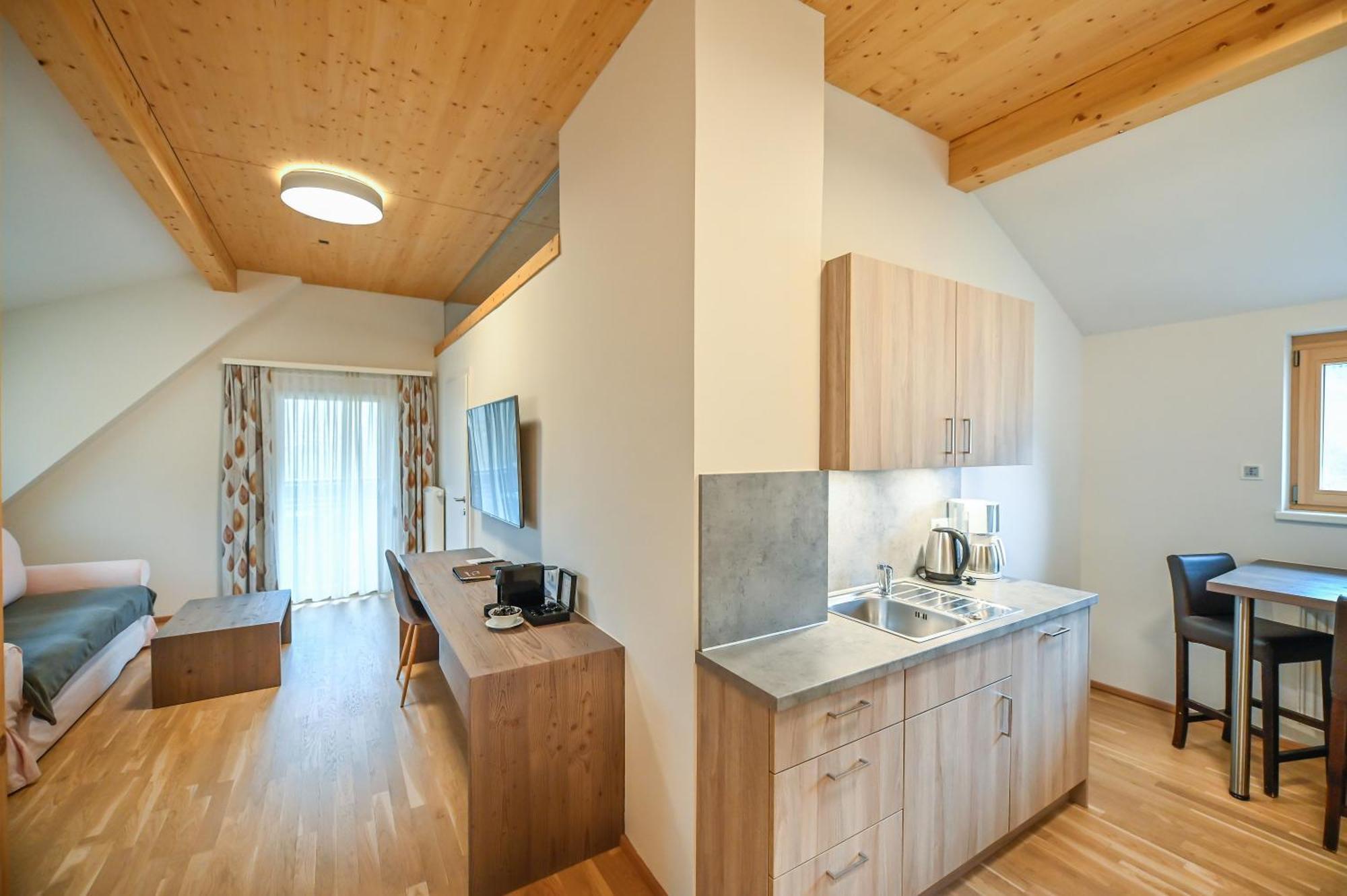 Apartmenthaus Pastner Am Teich Übelbach 외부 사진